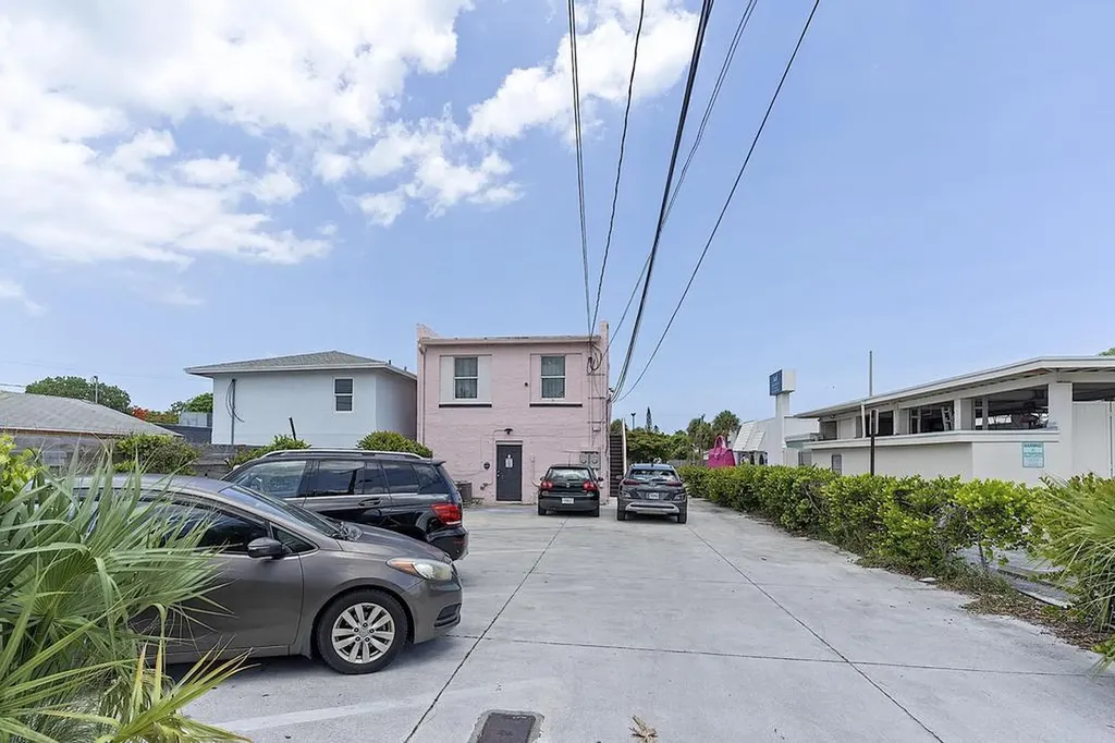 521 N Dixie Highway Lake Worth Beach FL 33460