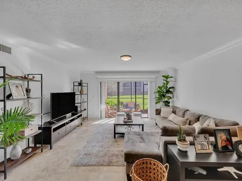 359 Lakeview Drive Weston FL 33326
