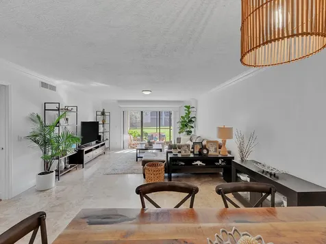 359 Lakeview Drive Weston FL 33326