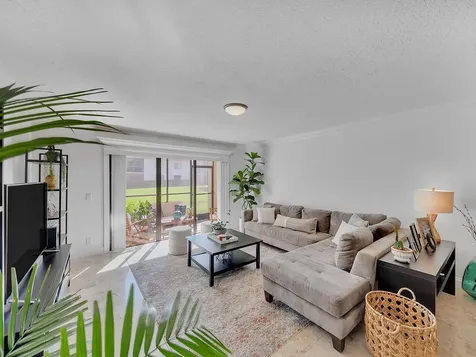 359 Lakeview Drive Weston FL 33326