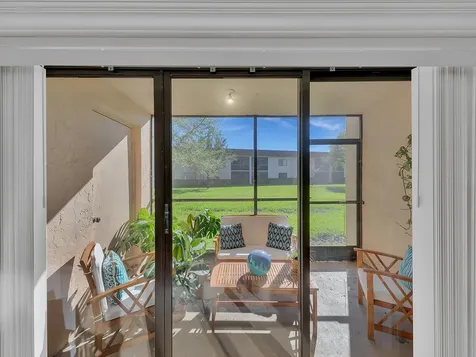359 Lakeview Drive Weston FL 33326