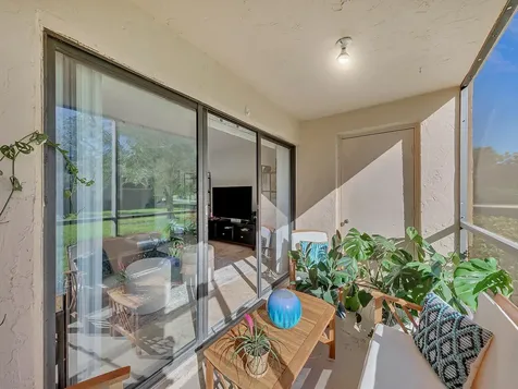 359 Lakeview Drive Weston FL 33326