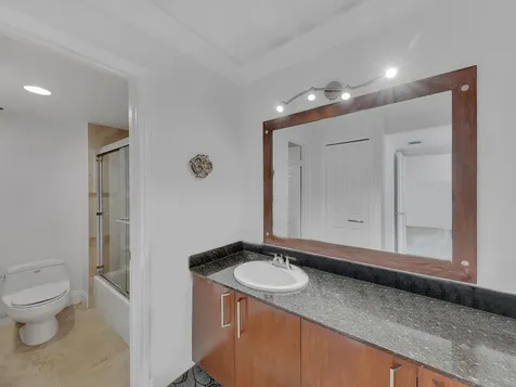 359 Lakeview Drive Weston FL 33326