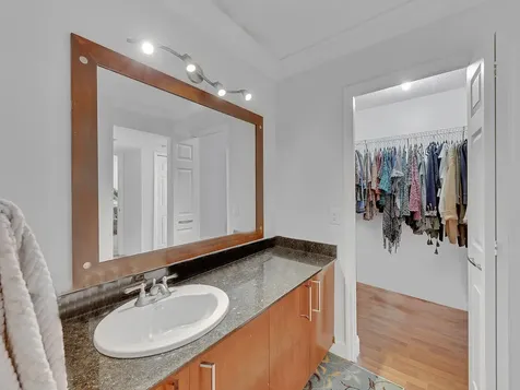 359 Lakeview Drive Weston FL 33326
