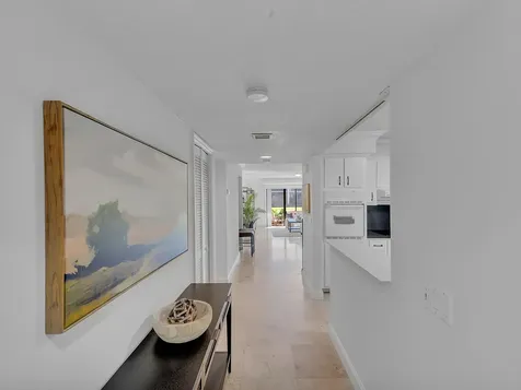 359 Lakeview Drive Weston FL 33326