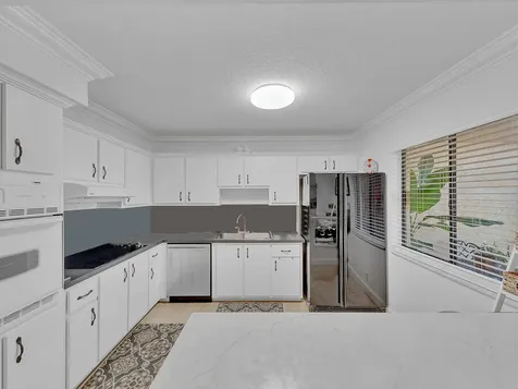 359 Lakeview Drive Weston FL 33326