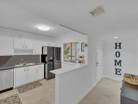 359 Lakeview Drive Weston FL 33326