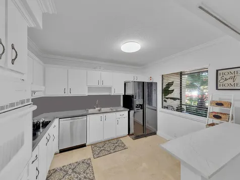 359 Lakeview Drive Weston FL 33326