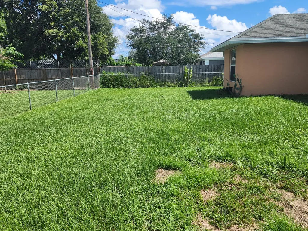 425 SW Mccomb Avenue Port St Lucie FL 34953