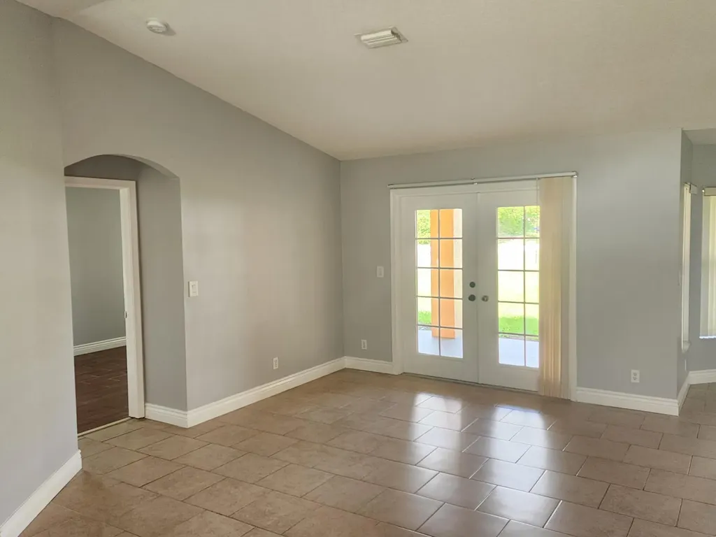 425 SW Mccomb Avenue Port St Lucie FL 34953