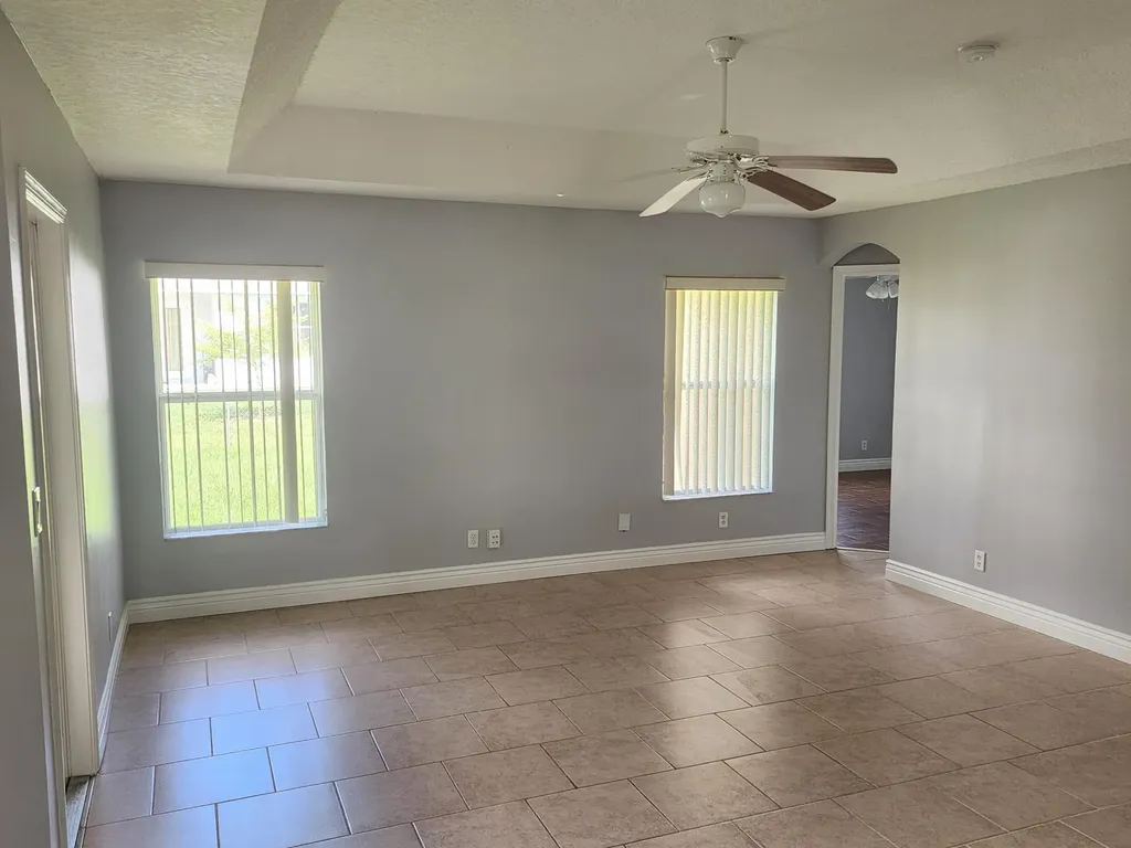 425 SW Mccomb Avenue Port St Lucie FL 34953