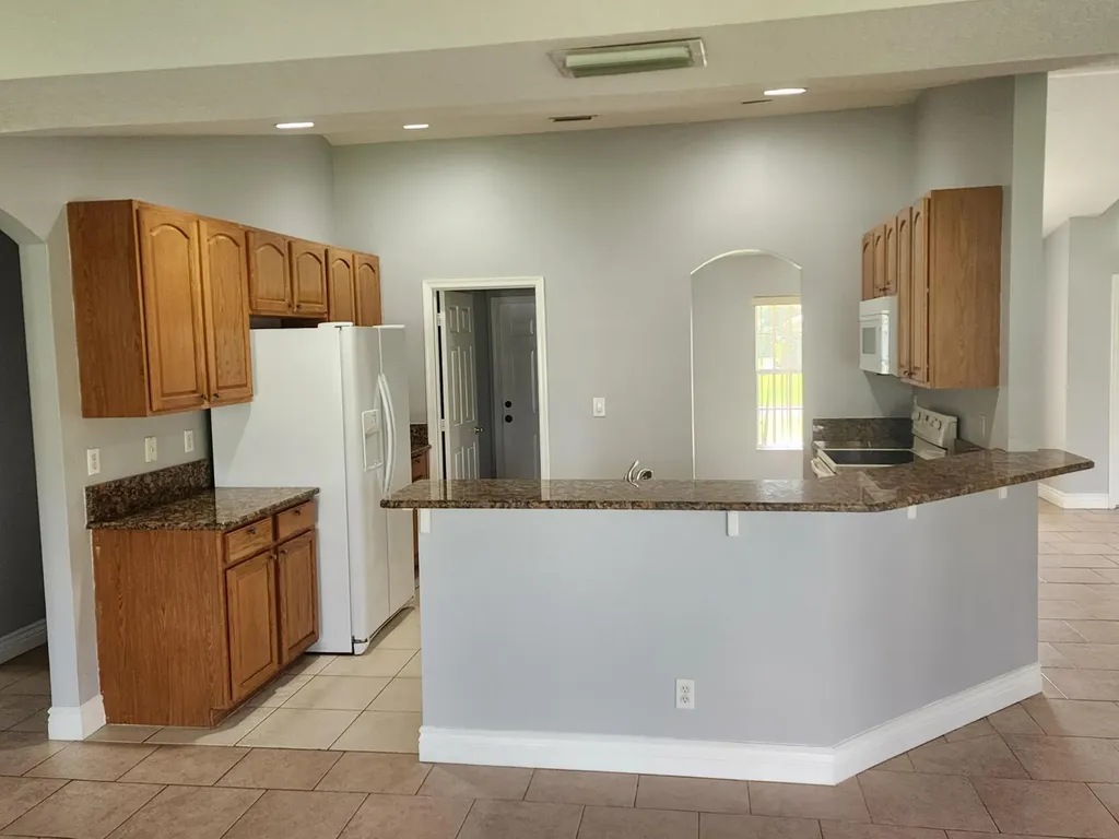 425 SW Mccomb Avenue Port St Lucie FL 34953
