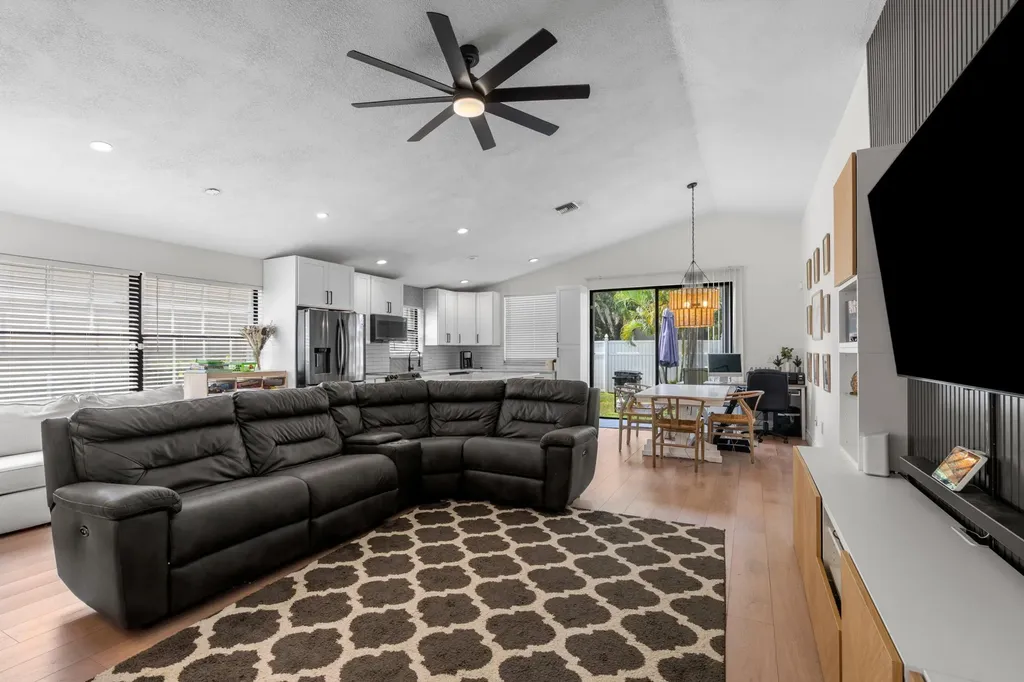 6550 Columbia Avenue Lake Worth FL 33467