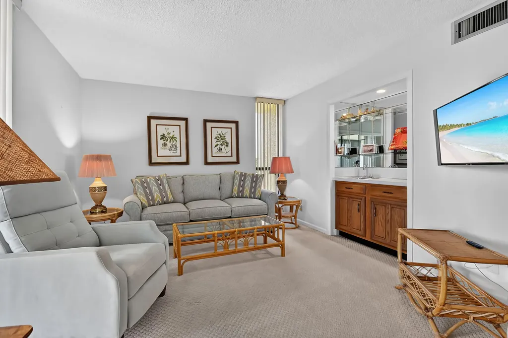 5188 Woodland Lakes Drive Palm Beach Gardens FL 33418