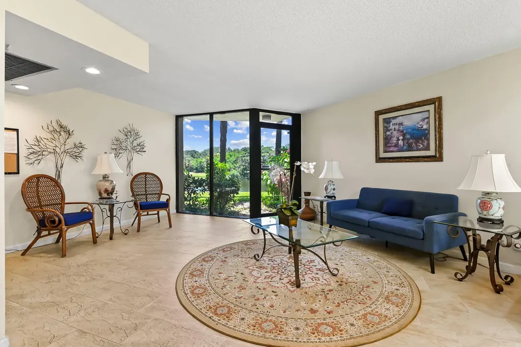 5188 Woodland Lakes Drive Palm Beach Gardens FL 33418