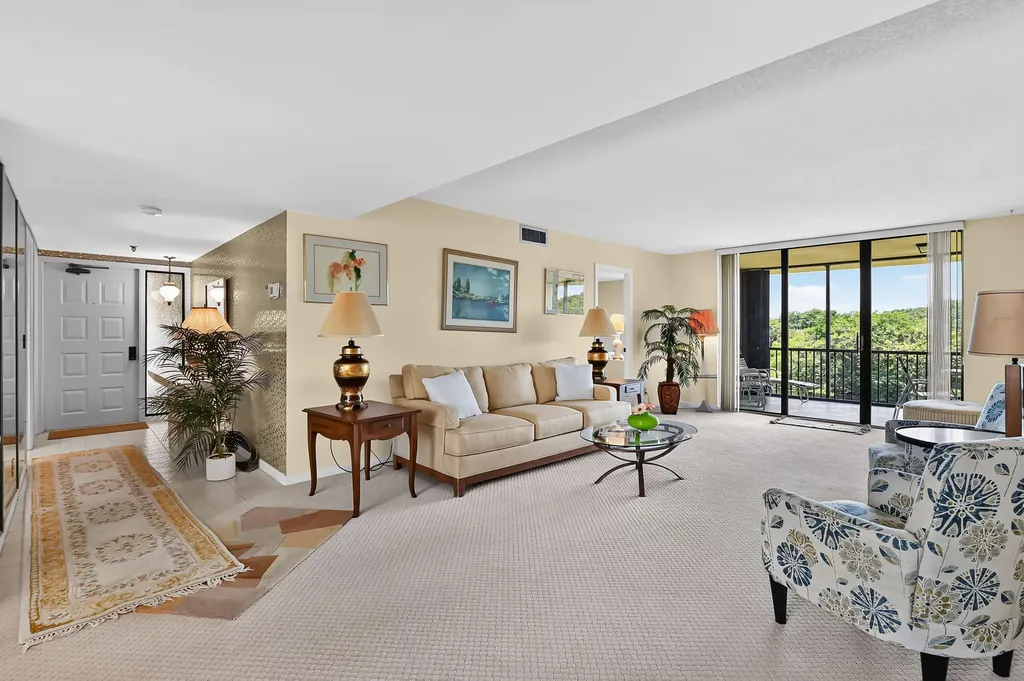 5188 Woodland Lakes Drive Palm Beach Gardens FL 33418