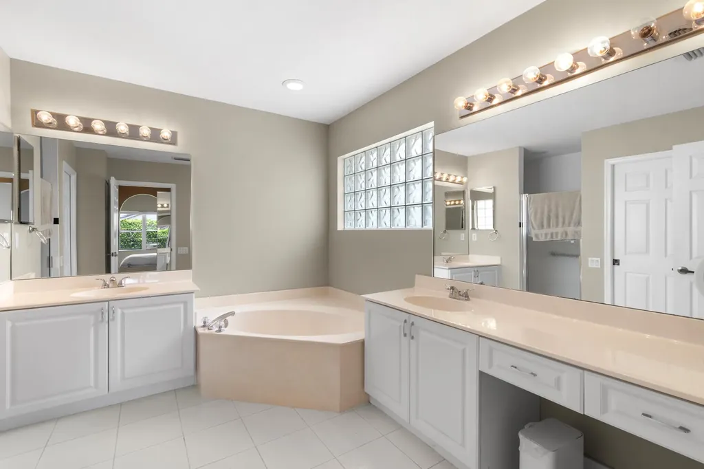 6563 Kings Creek Terrace Boynton Beach FL 33437