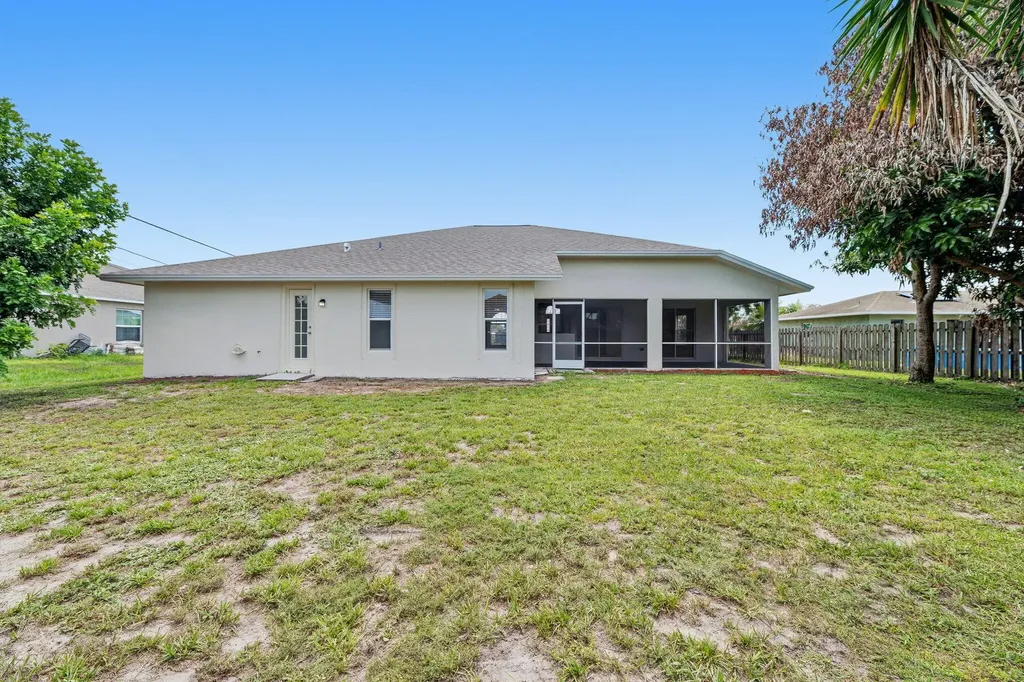 1118 SW Del Rio Boulevard Port St Lucie FL 34953