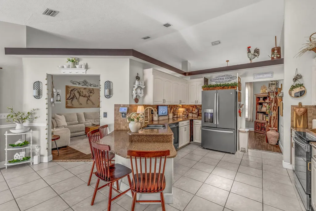 3283 SE West Snow Road Port St Lucie FL 34984