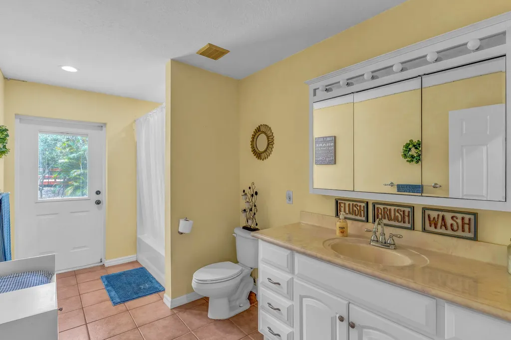 3283 SE West Snow Road Port St Lucie FL 34984