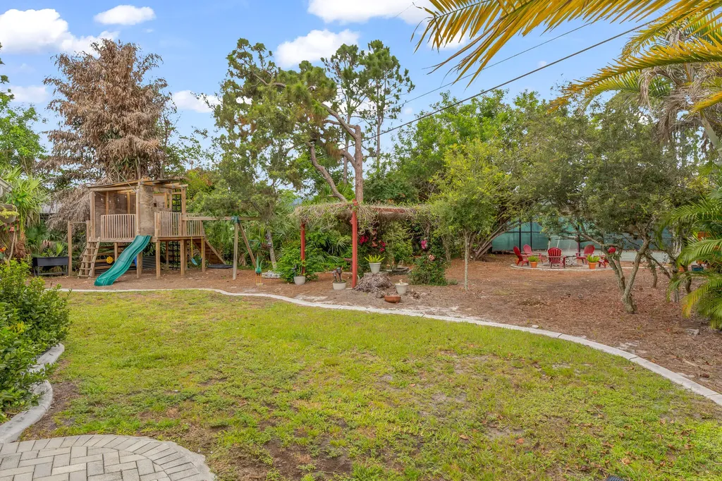 3283 SE West Snow Road Port St Lucie FL 34984