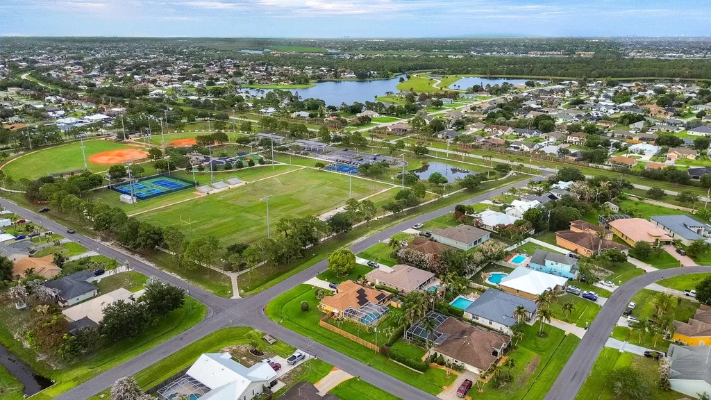 3283 SE West Snow Road Port St Lucie FL 34984