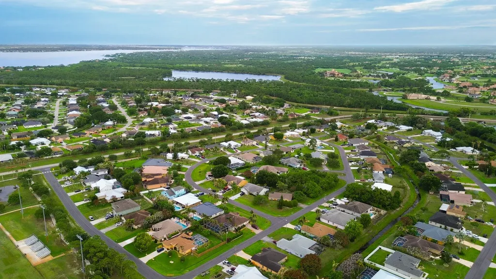 3283 SE West Snow Road Port St Lucie FL 34984