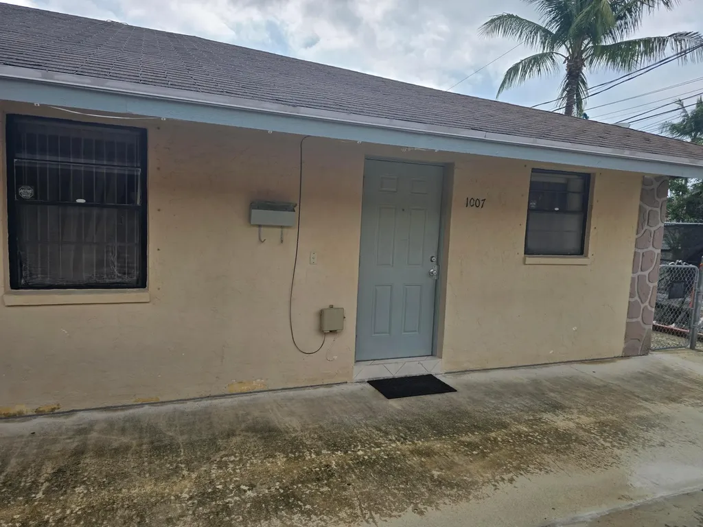 1005 Green Street West Palm Beach FL 33405