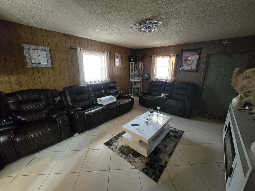 1005 Green Street West Palm Beach FL 33405