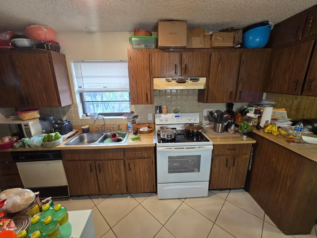 1005 Green Street West Palm Beach FL 33405