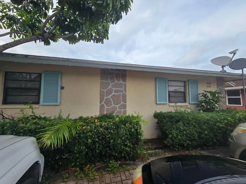 1005 Green Street West Palm Beach FL 33405