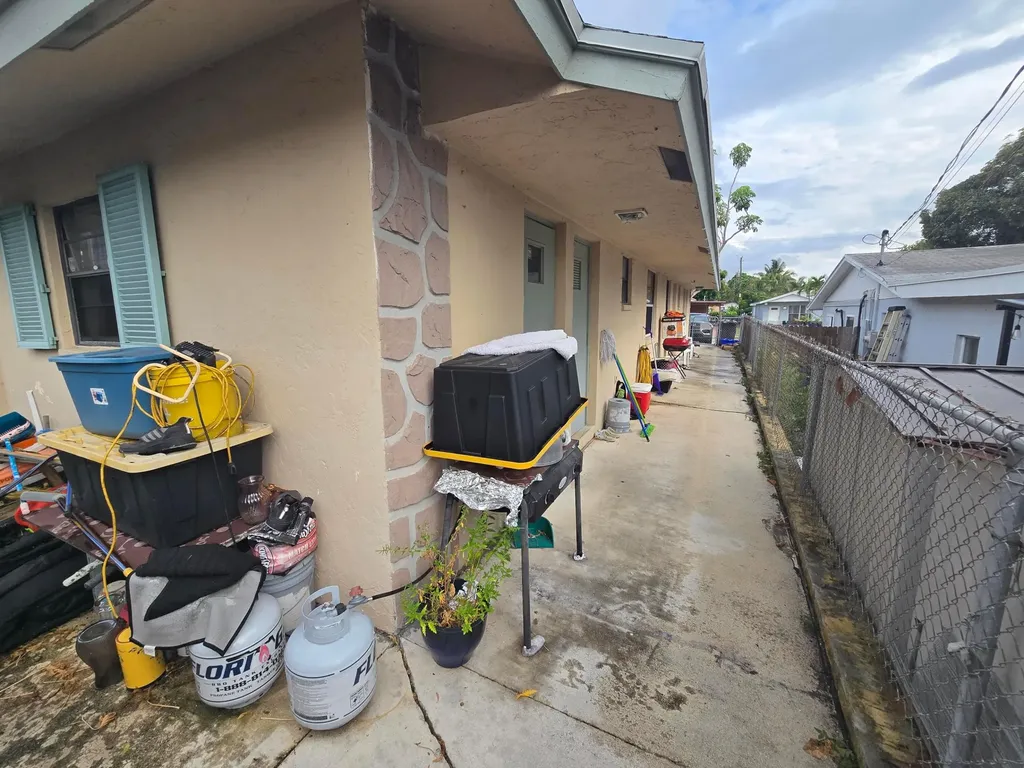 1005 Green Street West Palm Beach FL 33405