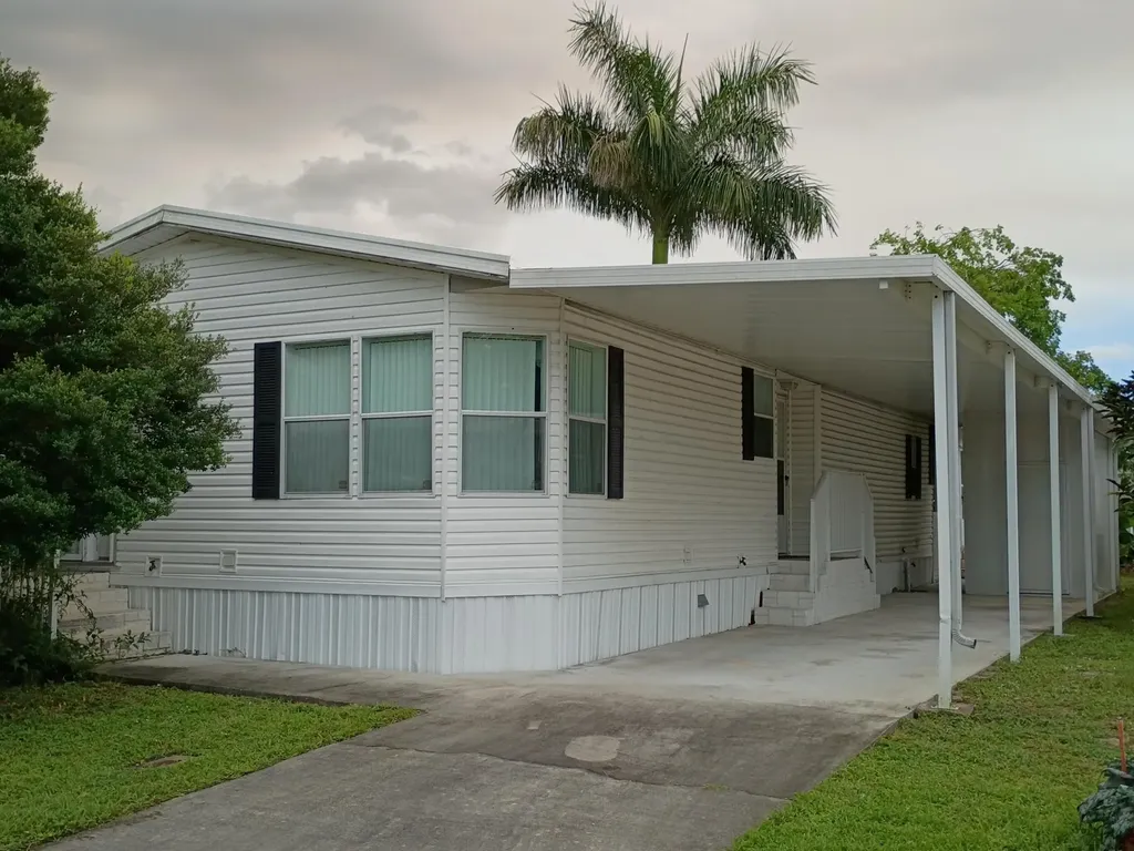2080 SW 85th Avenue Davie FL 33324