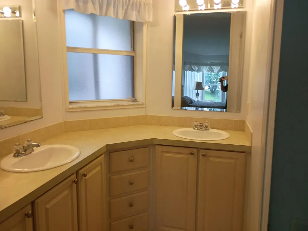 2080 SW 85th Avenue Davie FL 33324