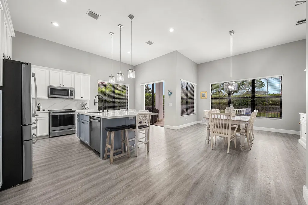6304 Vireo Court Lake Worth FL 33463