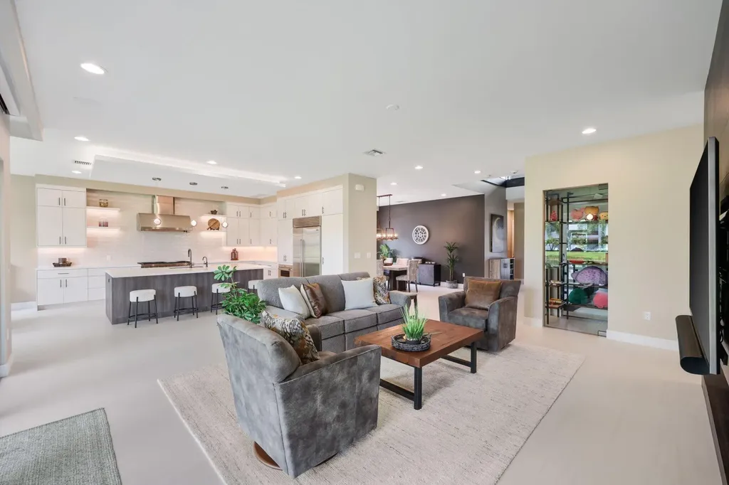 17092 Five Waters Avenue Boca Raton FL 33496