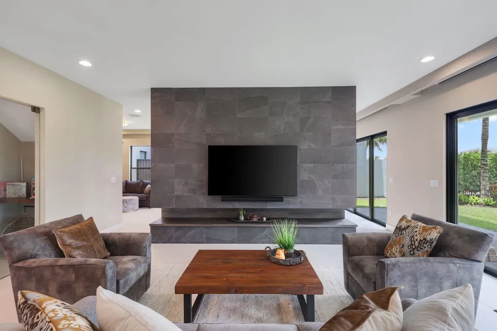 17092 Five Waters Avenue Boca Raton FL 33496