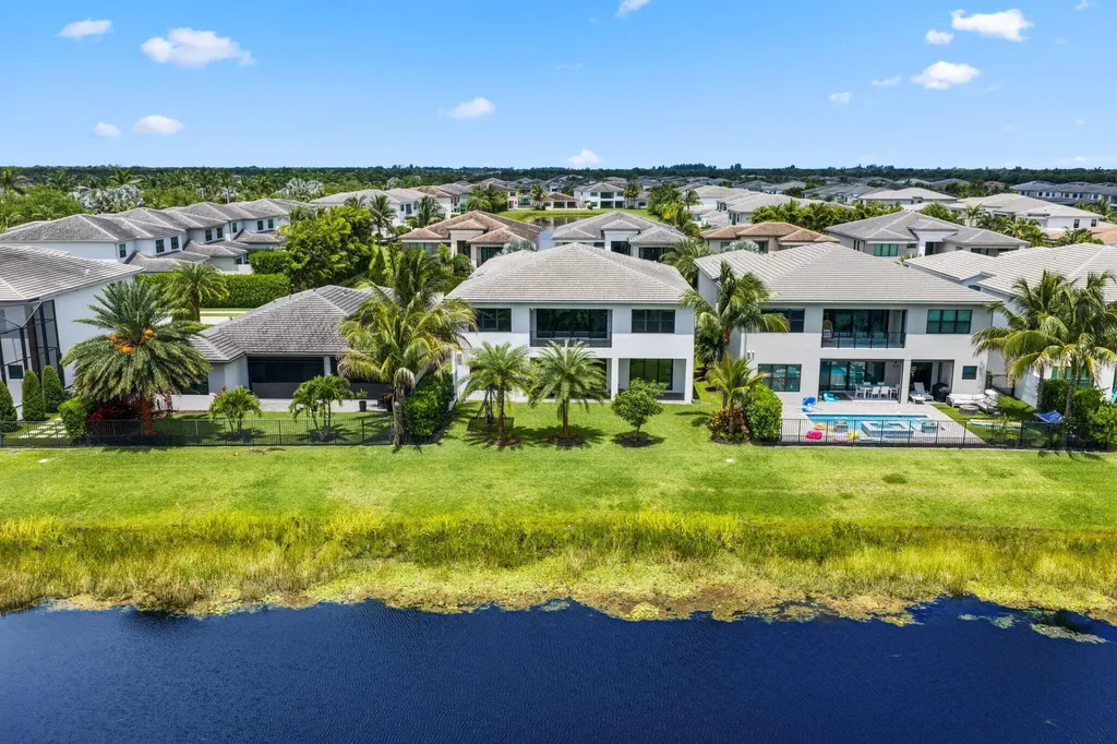 17092 Five Waters Avenue Boca Raton FL 33496