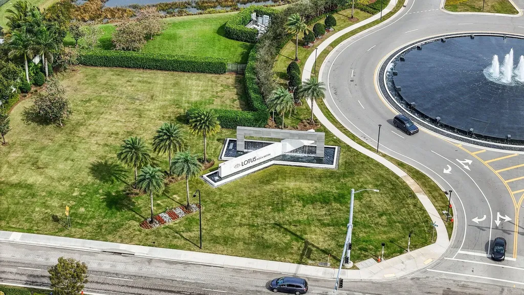 17092 Five Waters Avenue Boca Raton FL 33496