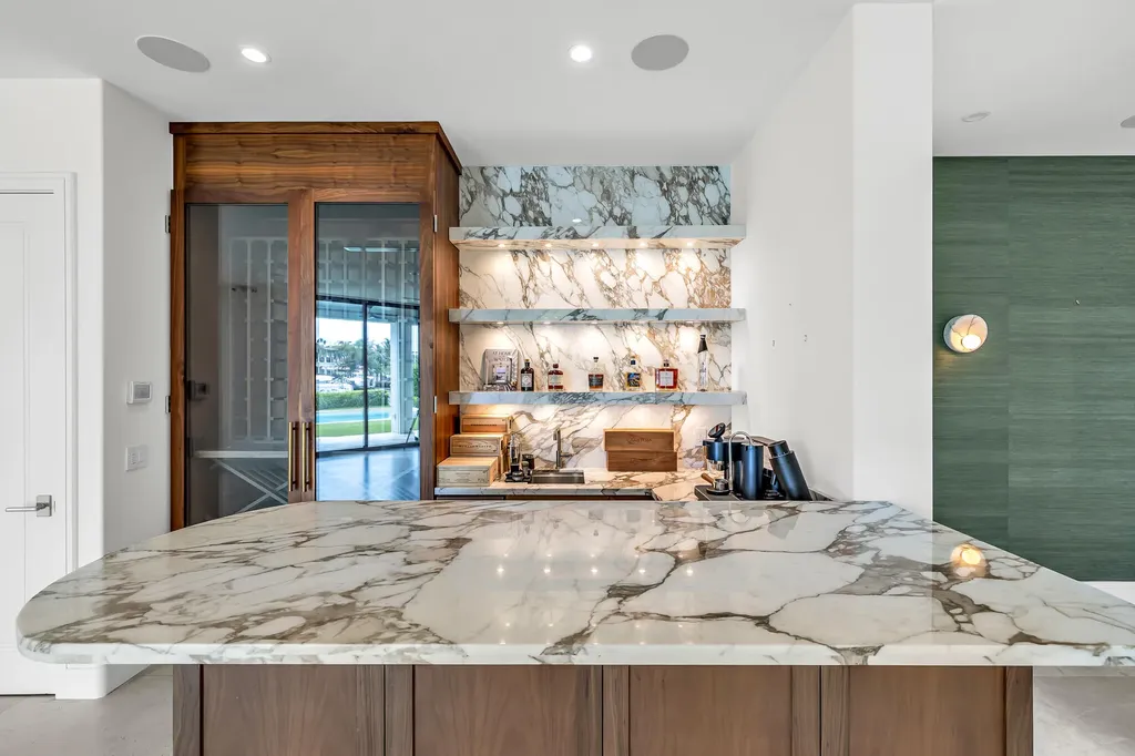 2300 NE 34th Court Lighthouse Point FL 33064