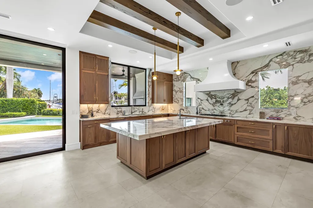 2300 NE 34th Court Lighthouse Point FL 33064