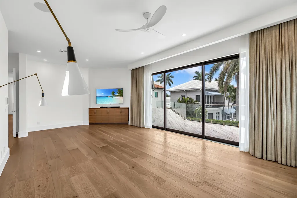 2300 NE 34th Court Lighthouse Point FL 33064