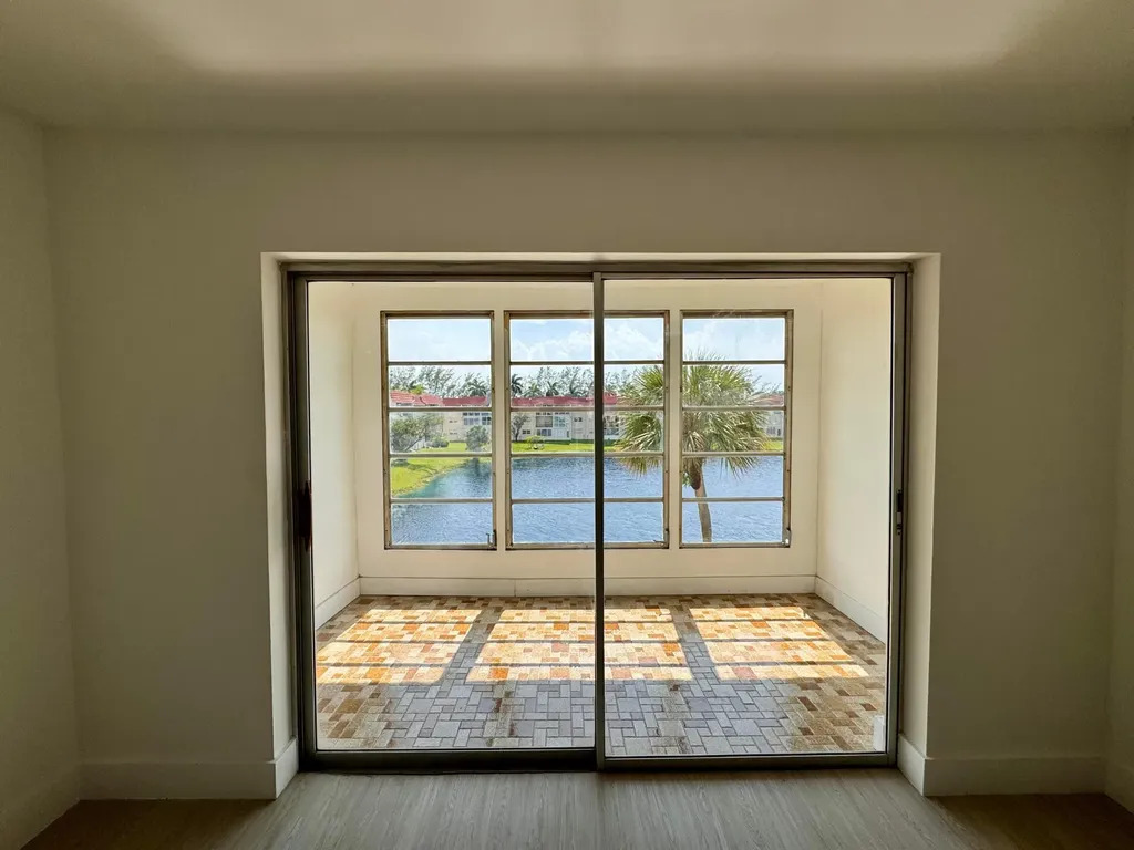 2831 E Sunrise Lakes Drive E Sunrise FL 33322