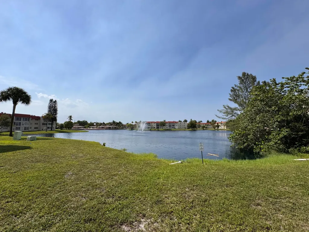 2831 E Sunrise Lakes Drive E Sunrise FL 33322