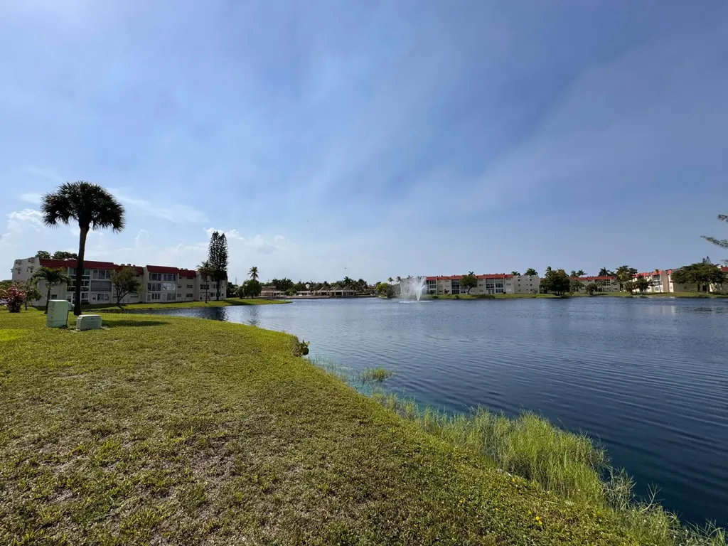 2831 E Sunrise Lakes Drive E Sunrise FL 33322