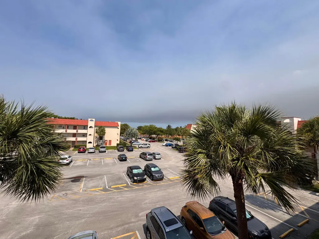2831 E Sunrise Lakes Drive E Sunrise FL 33322
