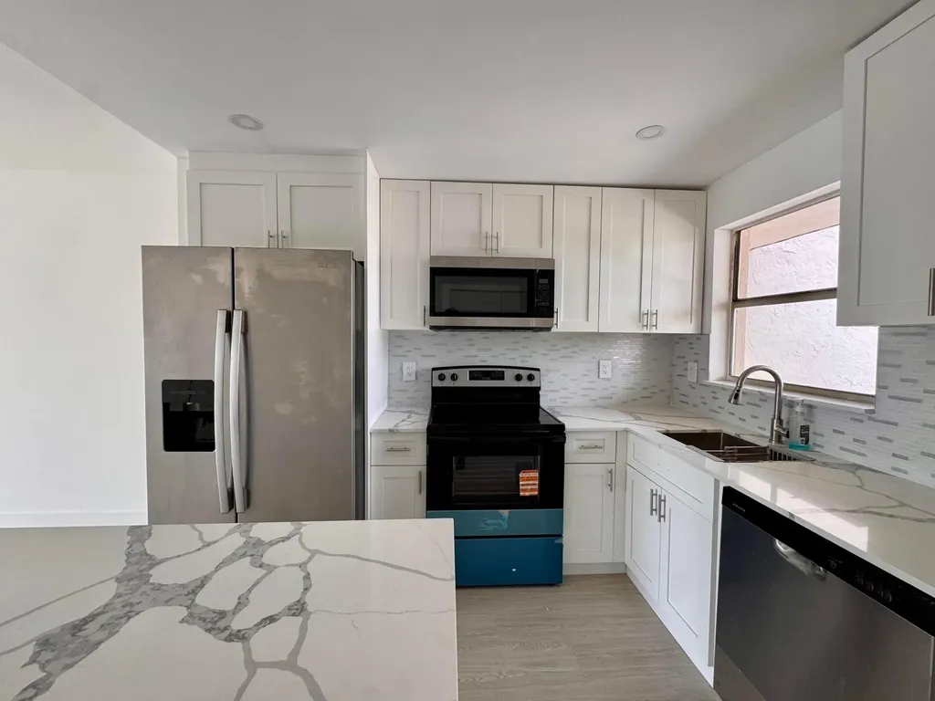 2831 E Sunrise Lakes Drive E Sunrise FL 33322