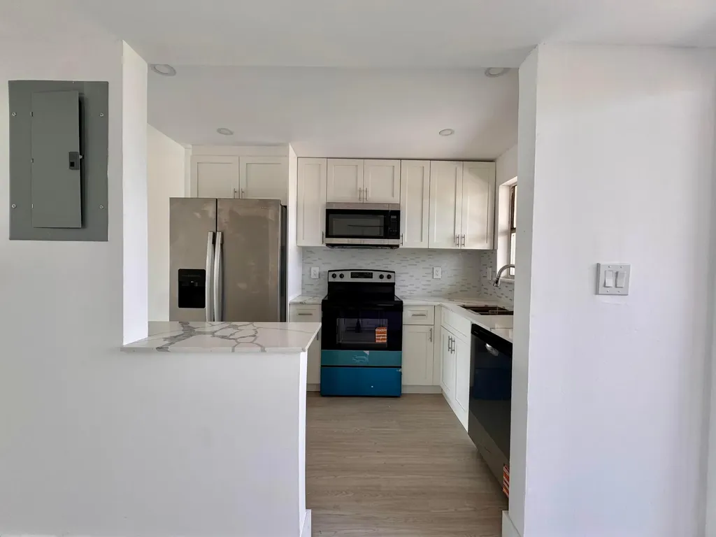 2831 E Sunrise Lakes Drive E Sunrise FL 33322