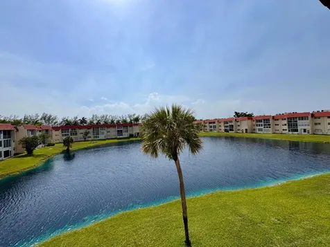 2831 E Sunrise Lakes Drive E Sunrise FL 33322