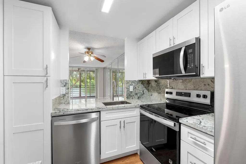 9450 Poinciana Place Davie FL 33324